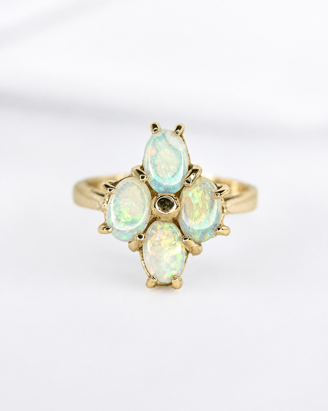 Bague Losange Opales Cabochon 1.08 carat "Amanda" - Elliade Paris