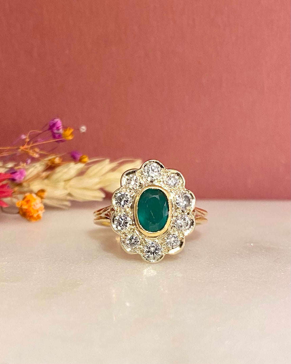 Bague Marguerite Émeraude 0.56 carat & Diamants "Jocelyne" - Elliade Paris