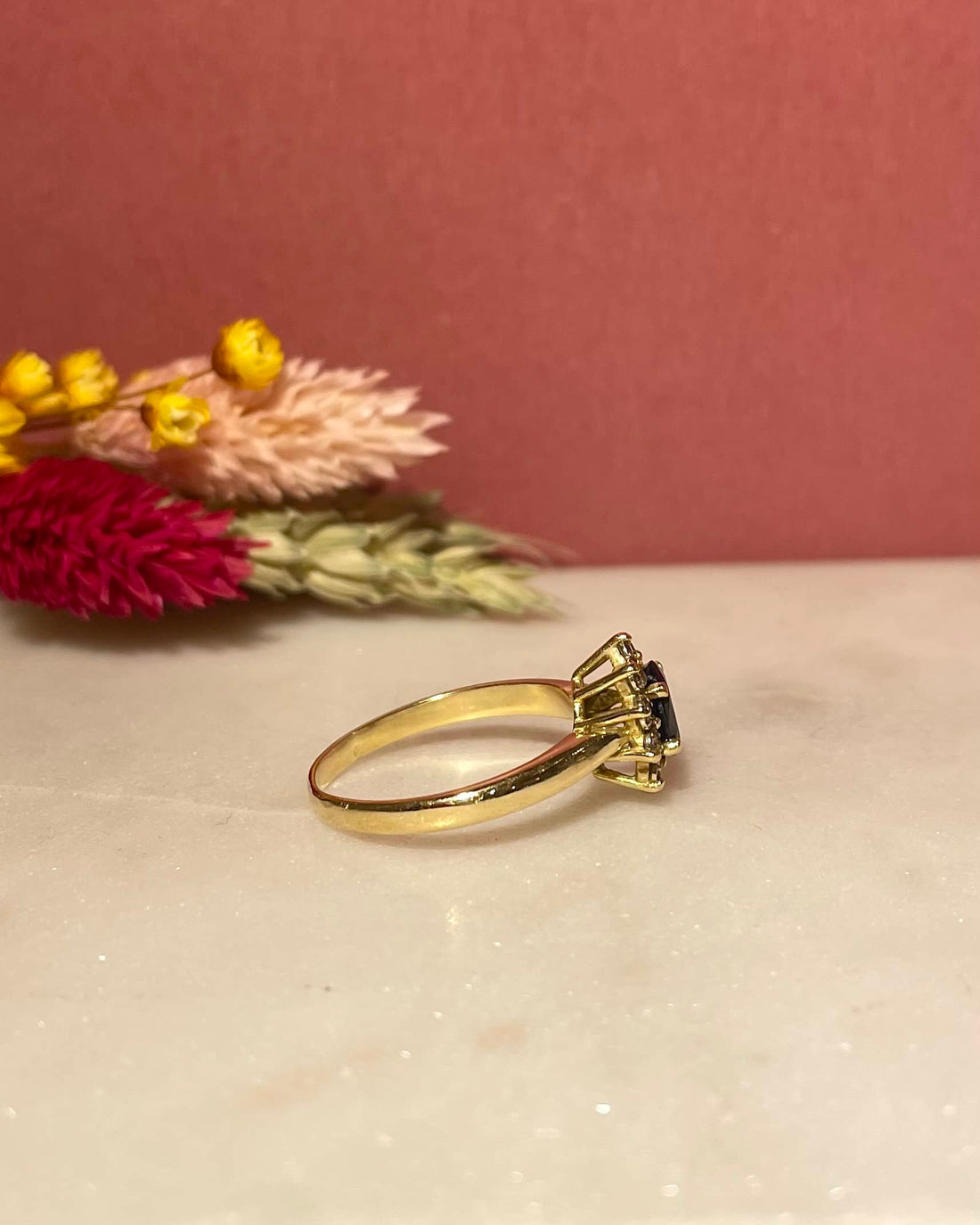 Bague Marguerite Saphir 0.83 Carat &amp; Diamants &quot;Angélina&quot;