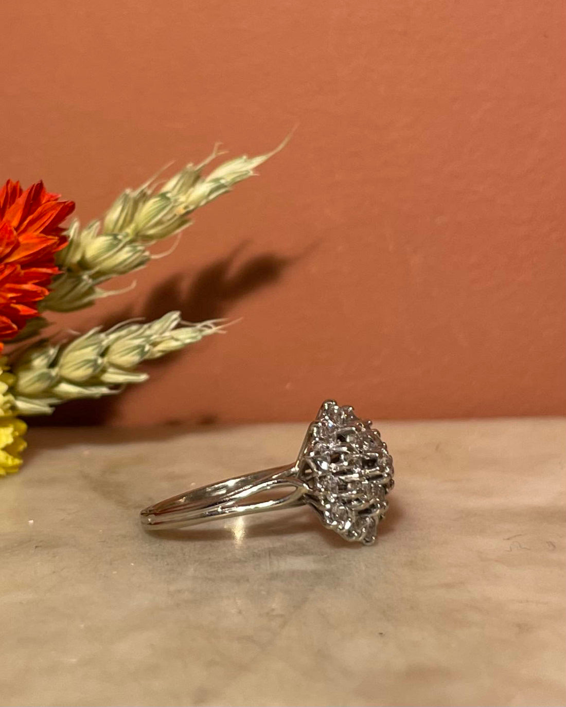 Bague Marguerite 19 Diamants 0.95 carat &quot;Akira&quot; - Elliade Paris