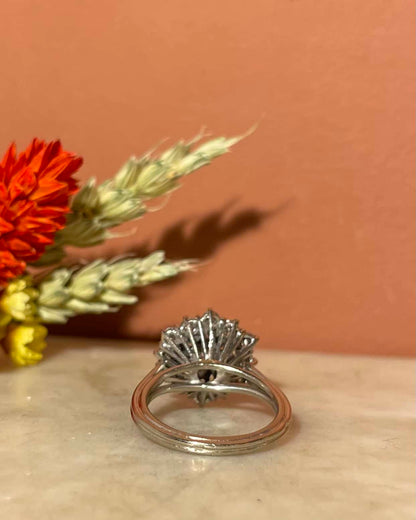 Bague Marguerite 19 Diamants 0.95 carat &quot;Akira&quot; - Elliade Paris