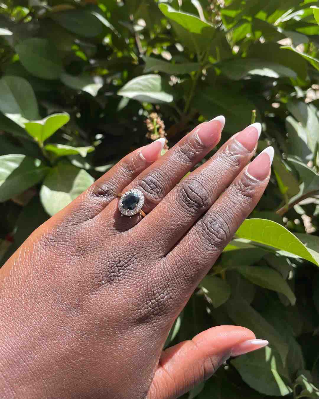 Bague Marguerite 2.50 carats Saphir &amp; Diamants "Elysha" - Elliade Paris