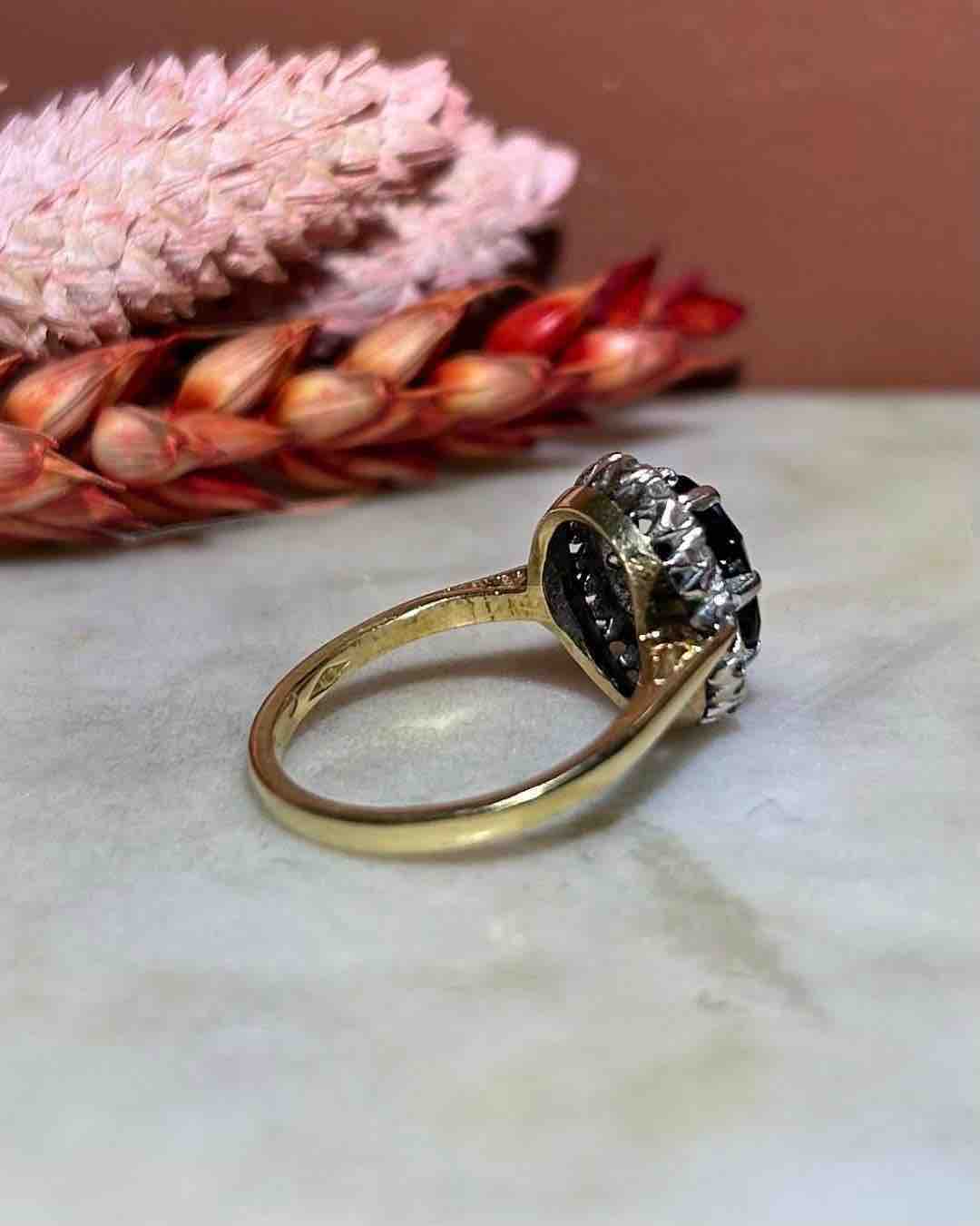 Bague Marguerite 2.50 carats Saphir &amp; Diamants &quot;Elysha&quot; - Elliade Paris
