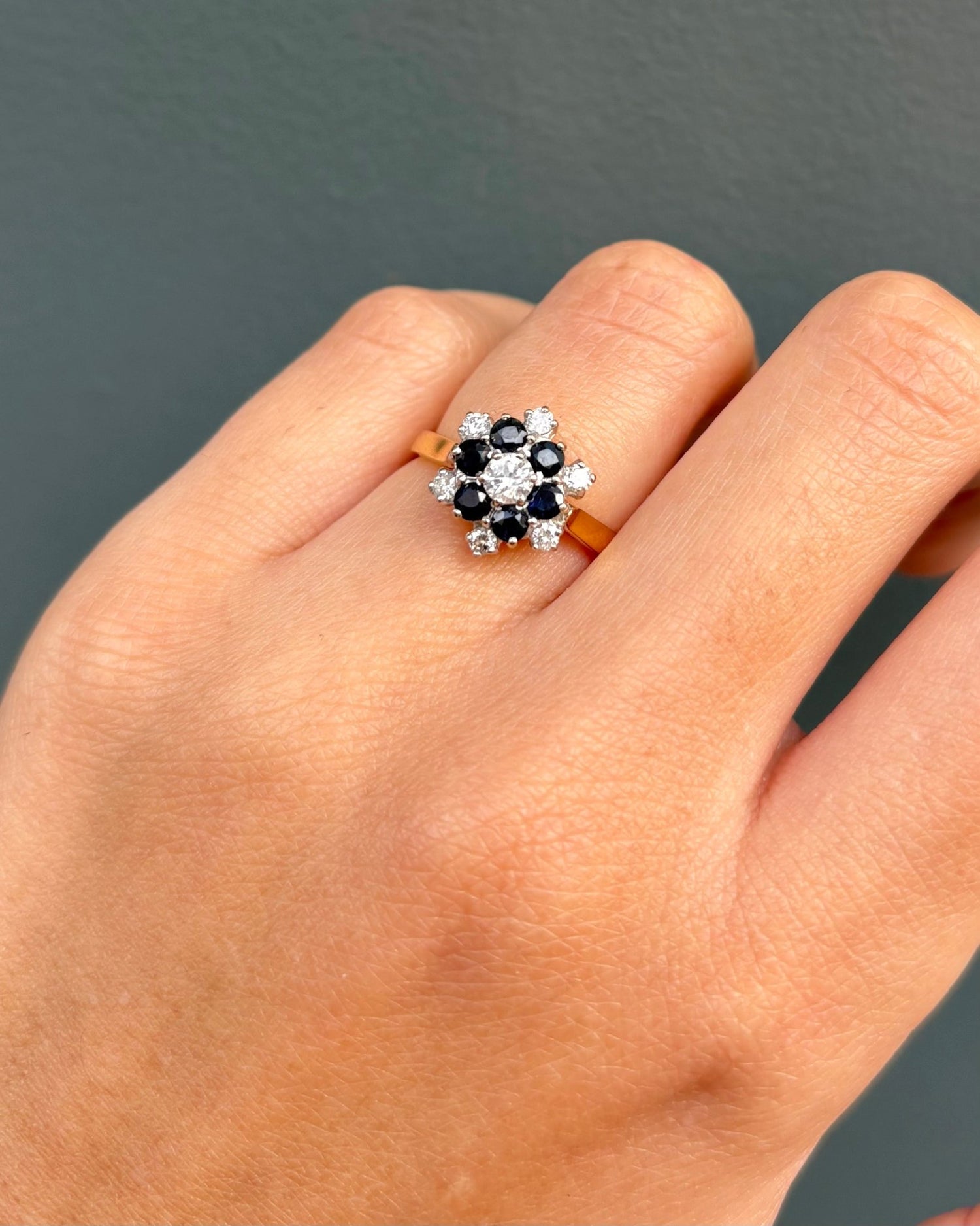 Bague Marguerite 6 Saphirs &amp; 7 Diamants &quot;Elina&quot; - Elliade Paris