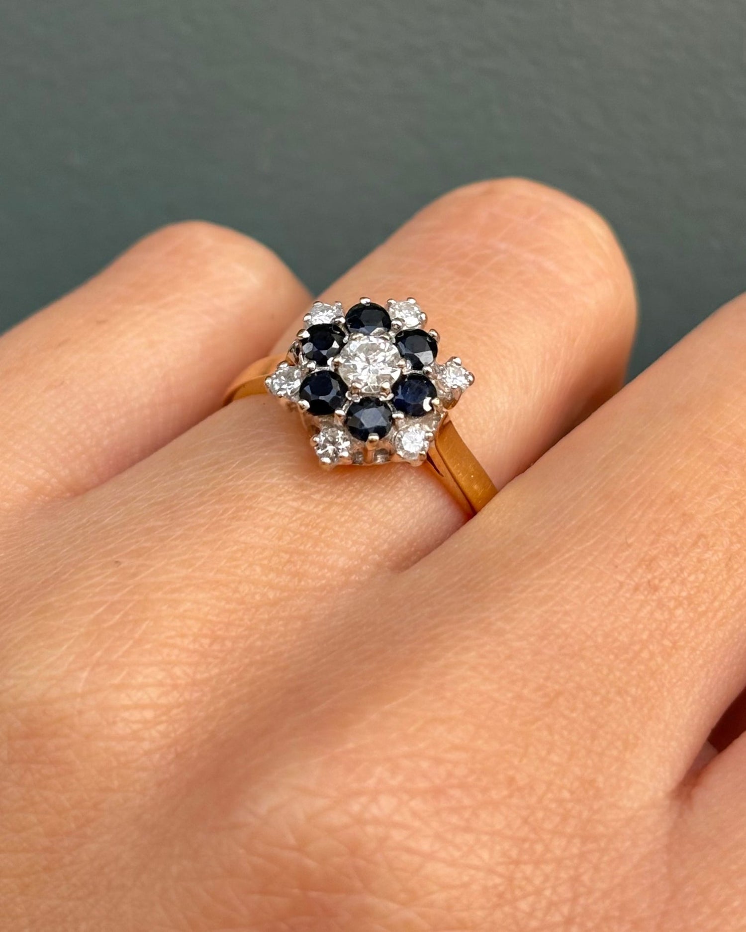 Bague Marguerite 6 Saphirs &amp; 7 Diamants &quot;Elina&quot; - Elliade Paris