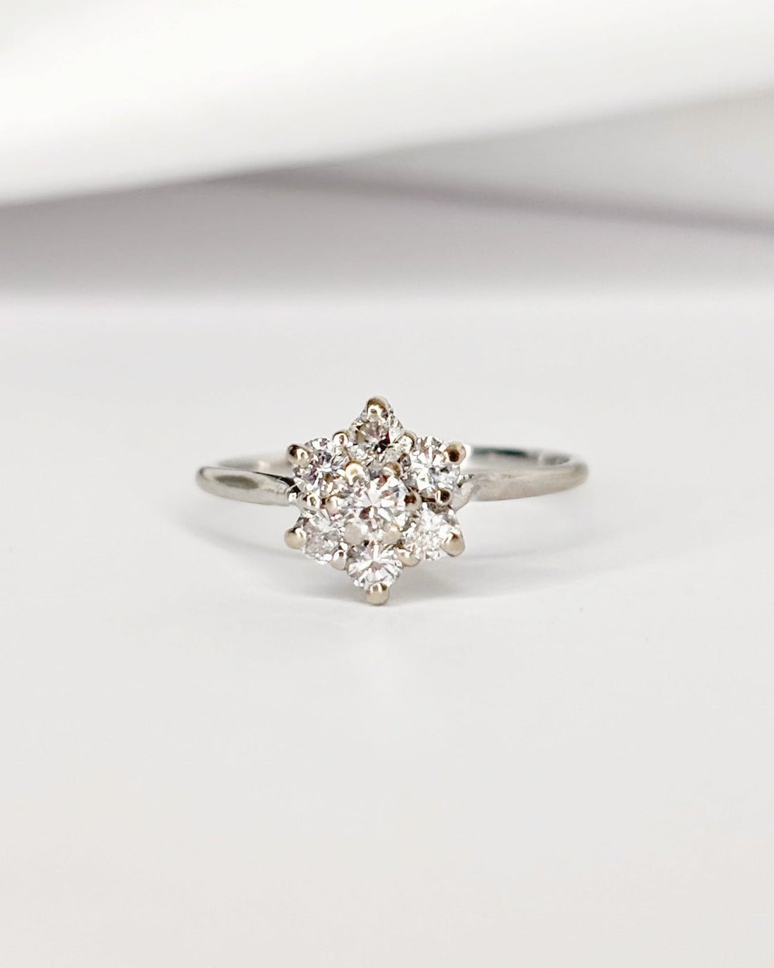 Bague Marguerite 7 Diamants "Hannah" - Elliade Paris