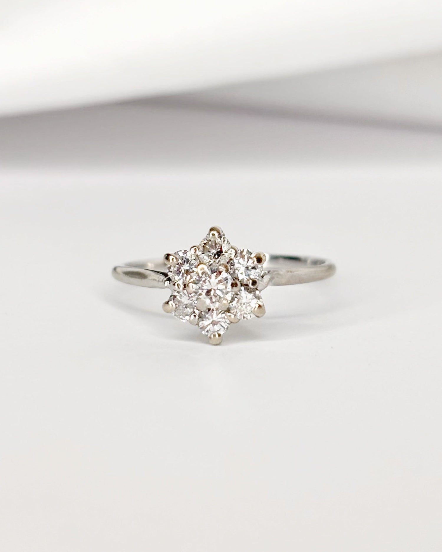 Bague Marguerite 7 Diamants "Hannah" - Elliade Paris