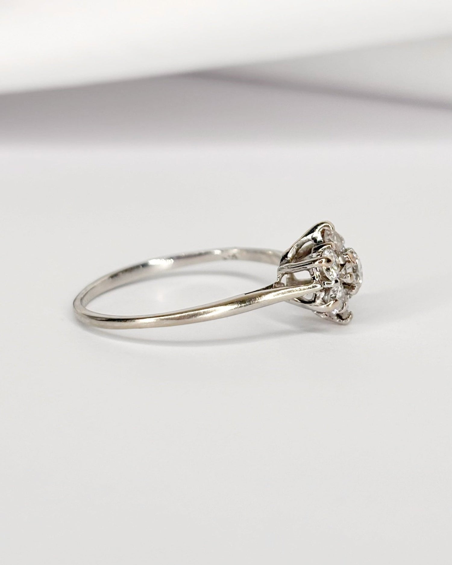 Bague Marguerite 7 Diamants "Hannah" - Elliade Paris