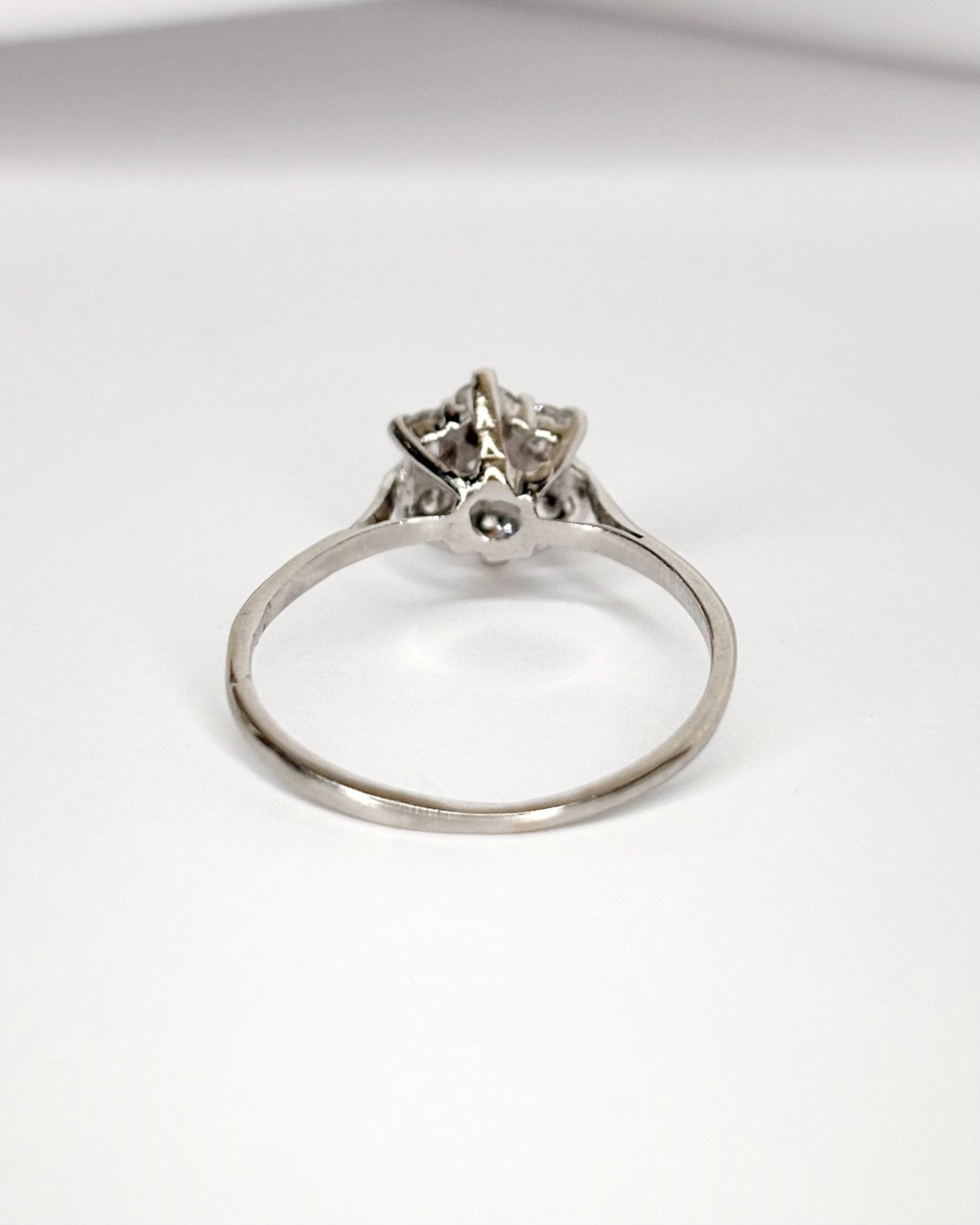 Bague Marguerite 7 Diamants "Hannah" - Elliade Paris