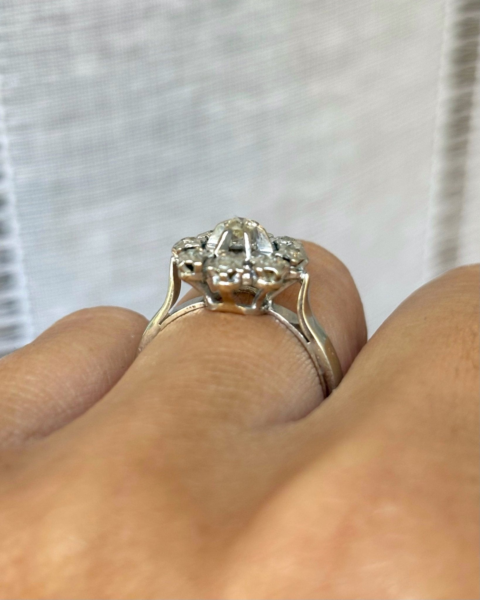 Bague Marguerite 9 Diamants "Amanda" - Elliade Paris