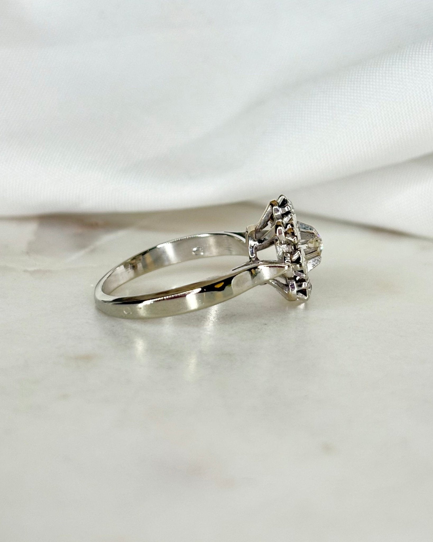Bague Marguerite 9 Diamants "Amanda" - Elliade Paris