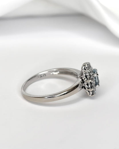 Bague Marguerite Aigue-Marine 0.40 carat &amp; Diamants 0.30 carat "Dehlia" - Elliade Paris
