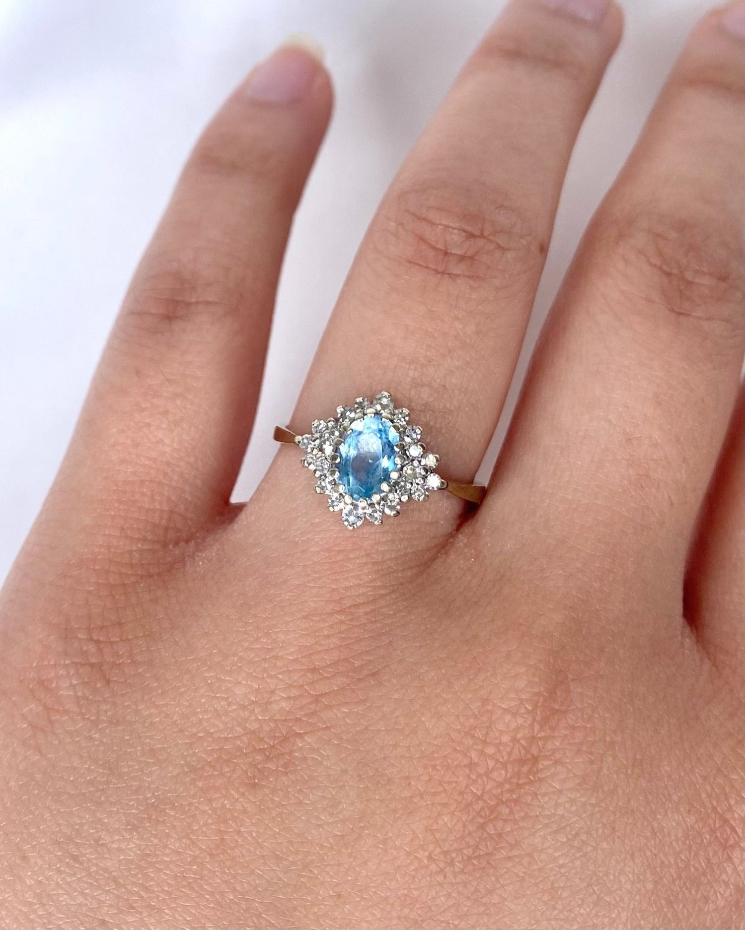 Bague Marguerite Aigue - Marine 0.70 carat &amp; Diamants "Anna" - Elliade Paris