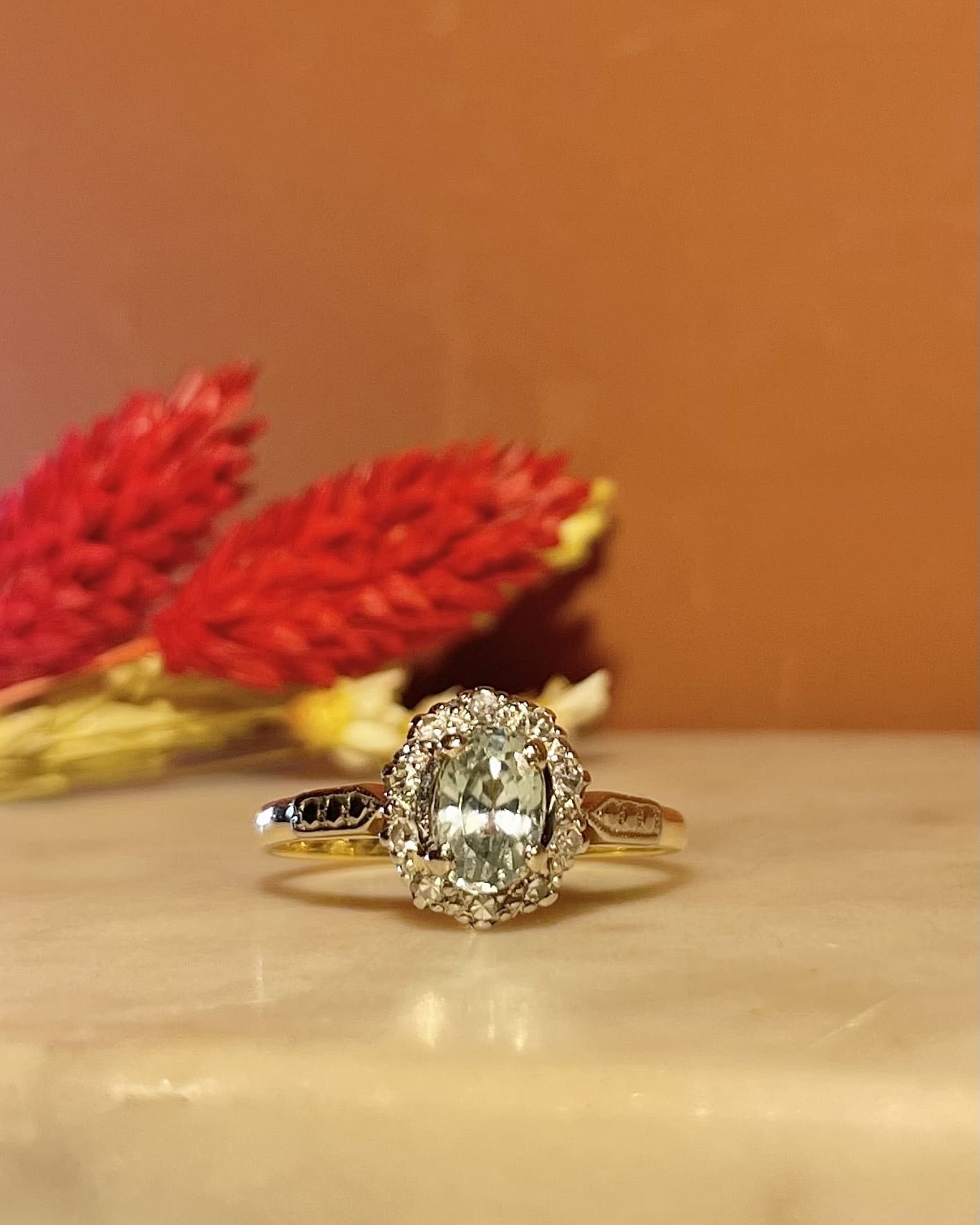 Bague Marguerite Aigue - Marine 1.05 Carat et 10 Diamants "Aubrey" - Elliade Paris