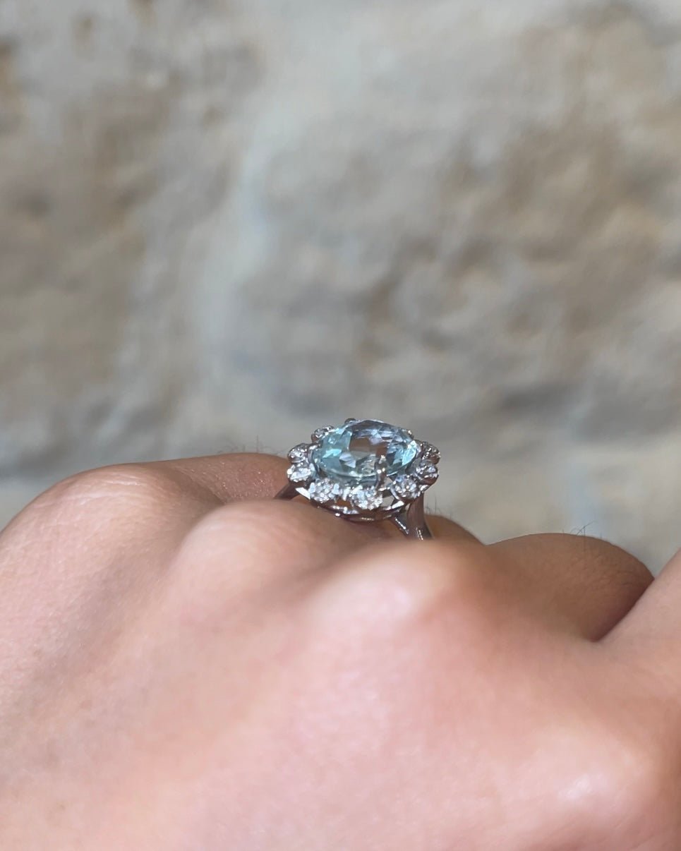 Bague Marguerite Aigue - Marine 2.30 carats &amp; Diamants &quot;Inaya&quot; - Elliade Paris