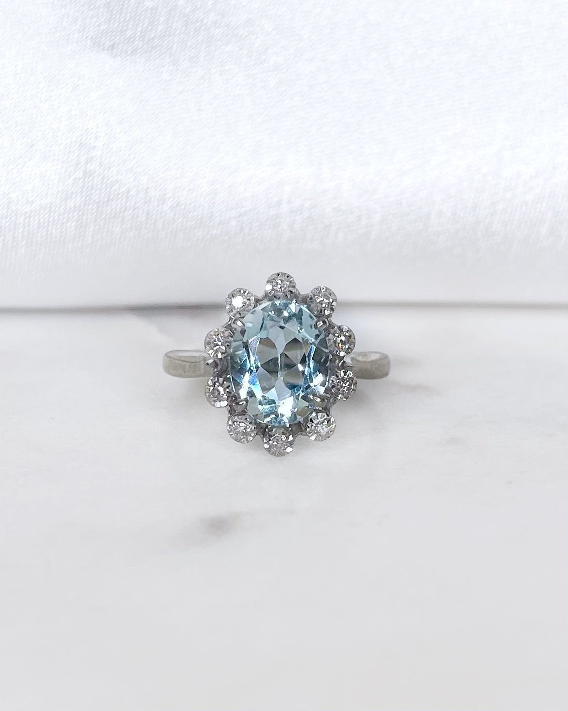 Bague Marguerite Aigue - Marine 2.30 carats &amp; Diamants &quot;Inaya&quot; - Elliade Paris