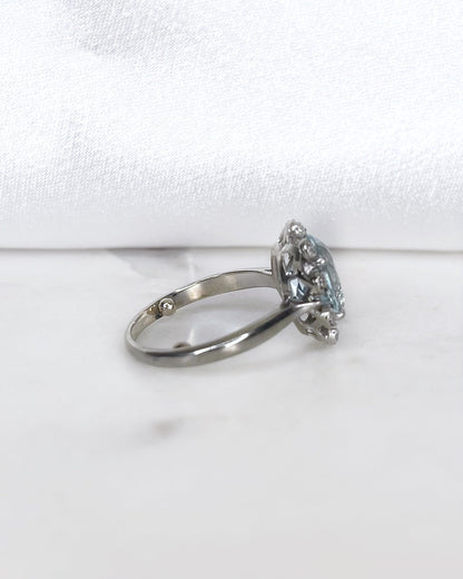 Bague Marguerite Aigue - Marine 2.30 carats &amp; Diamants &quot;Inaya&quot; - Elliade Paris