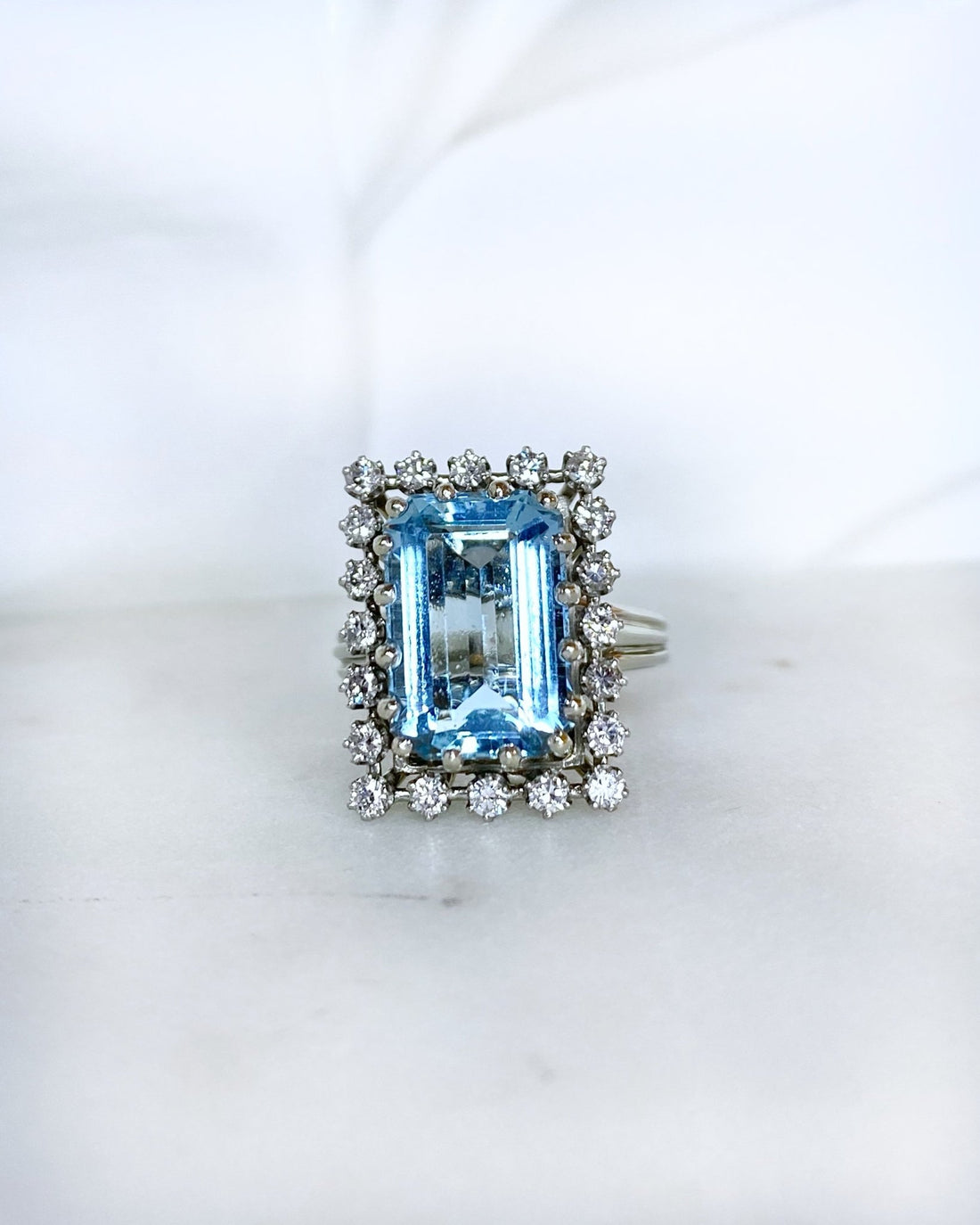 Bague Marguerite Aigue - Marine 6.80 carats & Diamants "Adama" - Elliade Paris