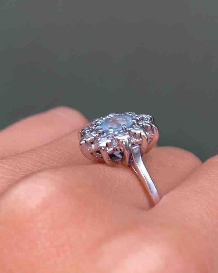 Bague Marguerite Aigue - Marine &amp; Diamants &quot;Cassandra&quot; - Elliade Paris