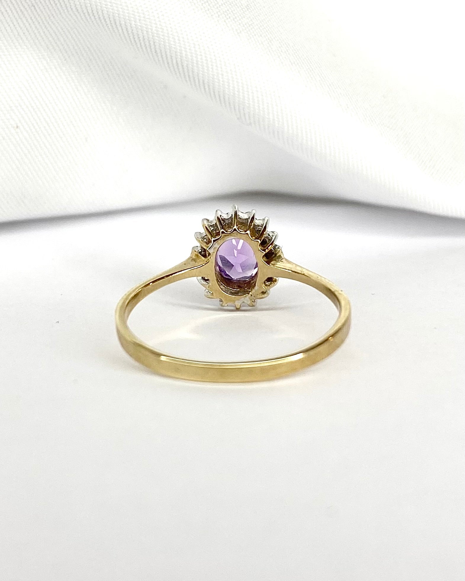Bague Marguerite Améthyste 0.60 carat &amp; Diamants "Linda" - Elliade Paris