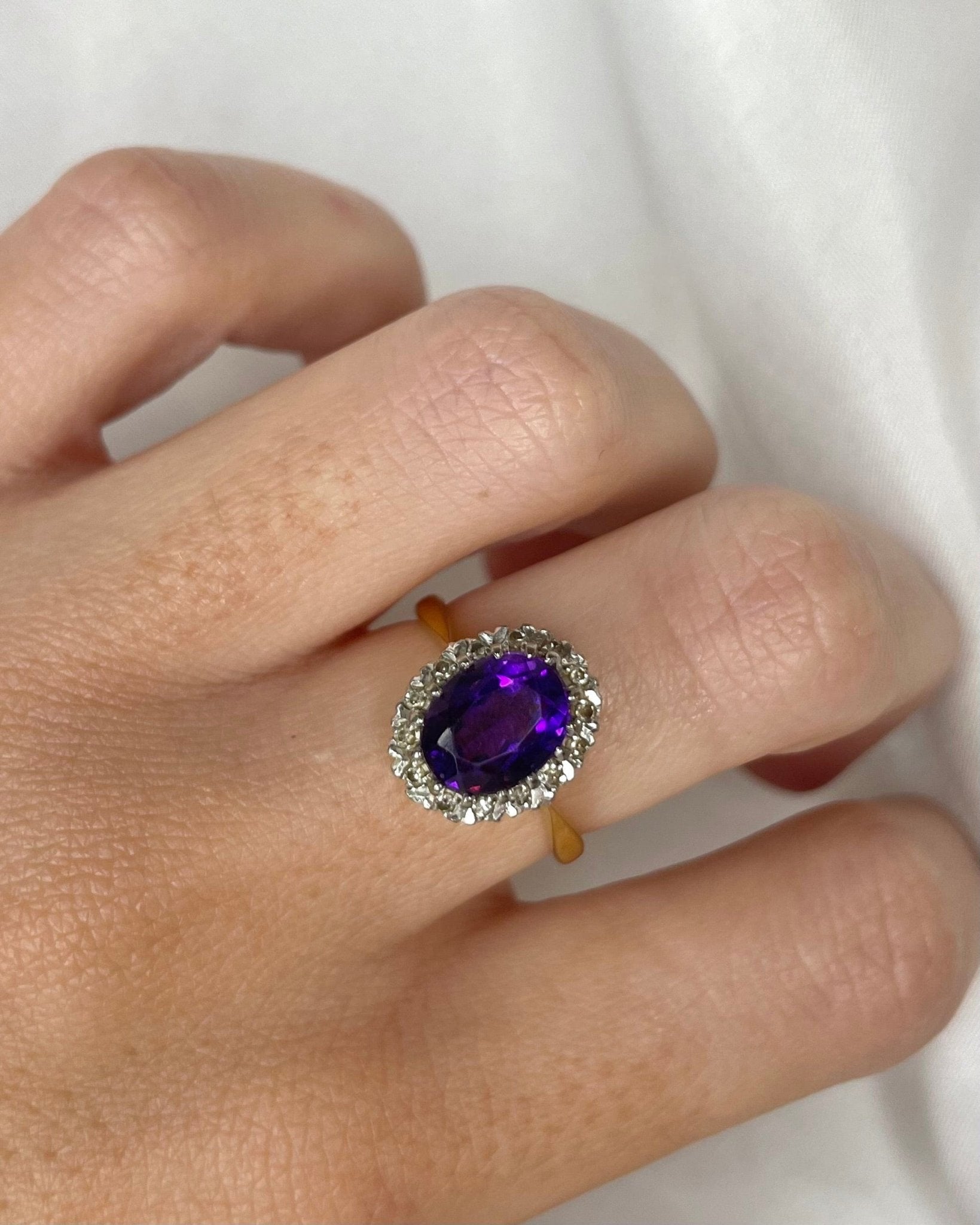 Bague Marguerite Améthyste 2.30 carats &amp; 14 Diamants "Élisa" - Elliade Paris