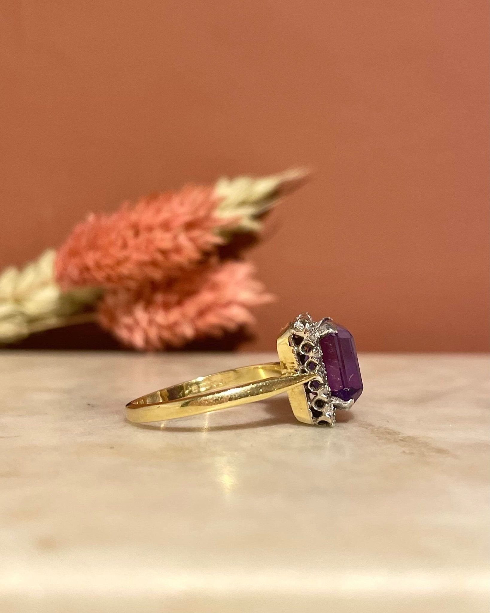 Bague Marguerite Améthyste 2.35 carat &amp; Diamants "Adriana" - Elliade Paris