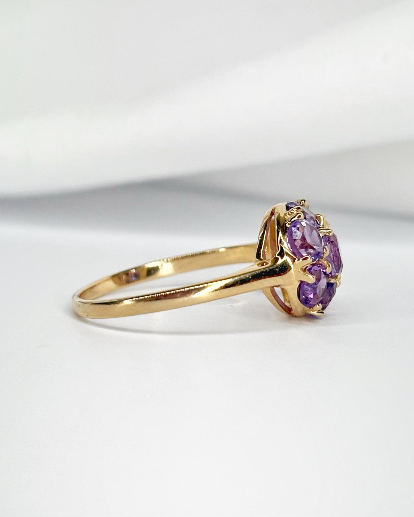 Bague Marguerite Améthystes 0.95 carat "Bettina" - Elliade Paris