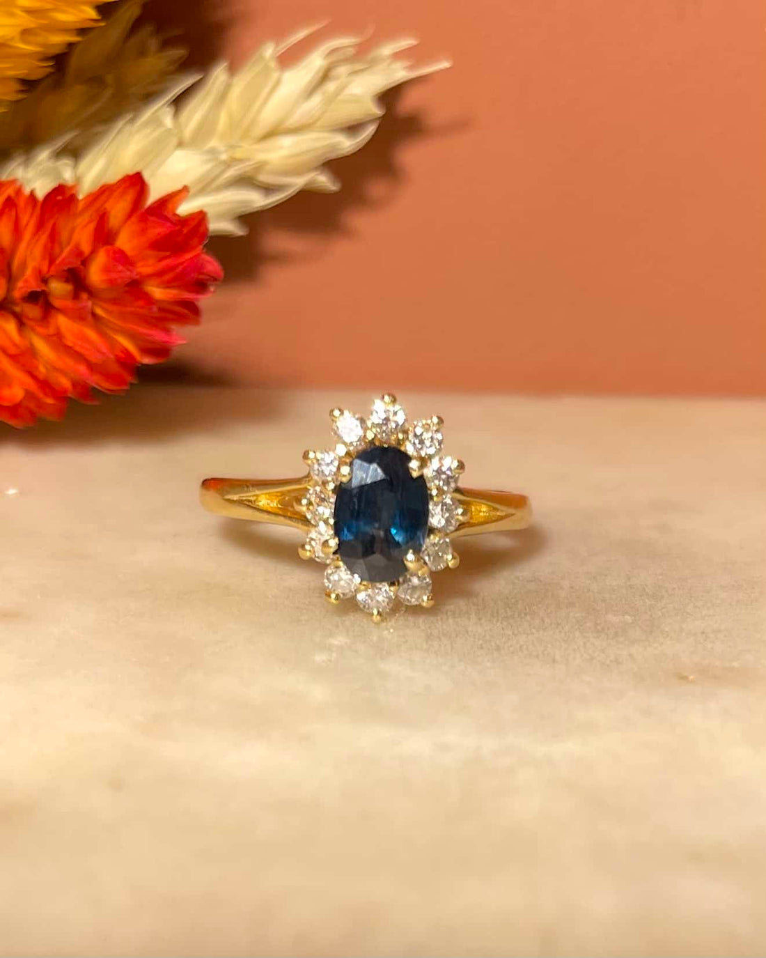 Anillo "Mathis" con margaritas de zafiro y diamantes