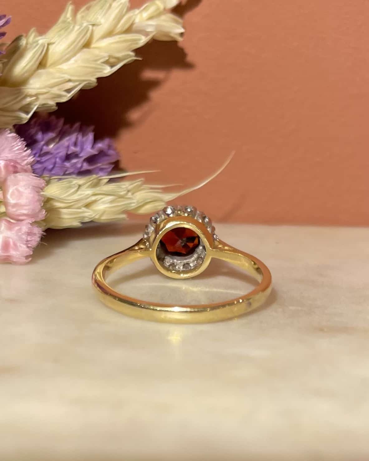 Bague Marguerite Grenat &amp; Diamants "Blayze"