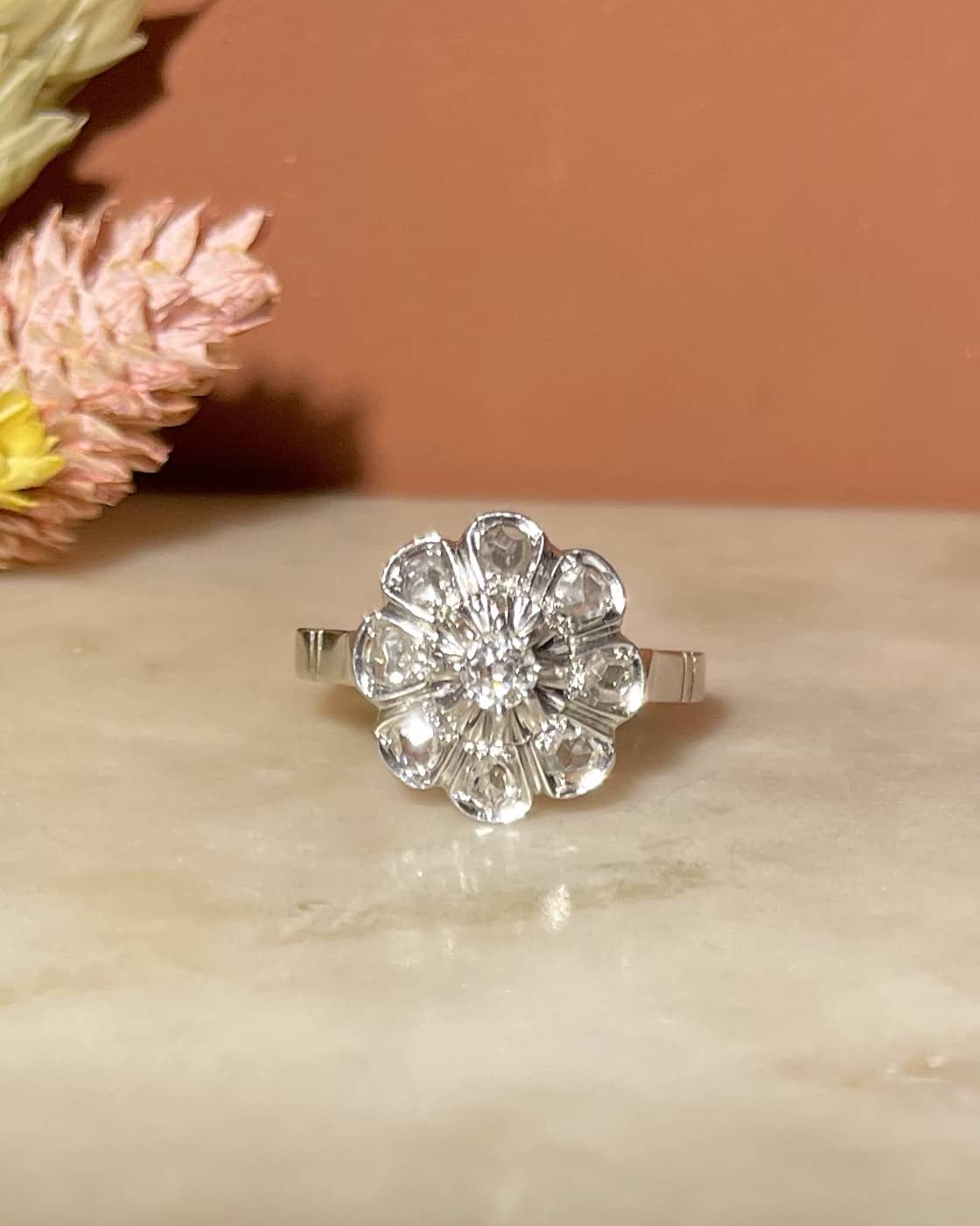 Art Deco Daisy Ring 9 Diamonds "Boheme"