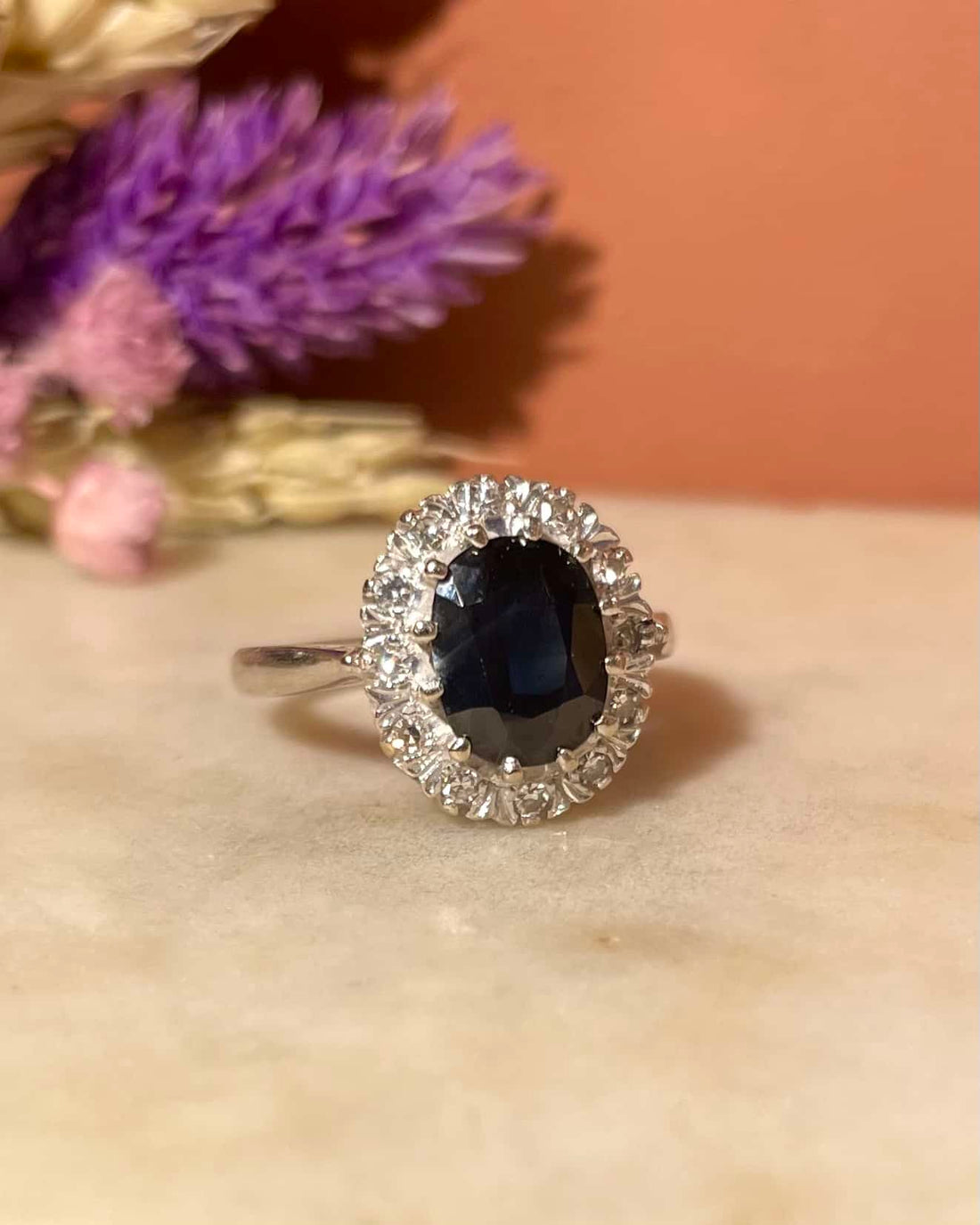 Bague Marguerite Saphir 2 carats &amp; Diamants &quot;Dyna&quot;