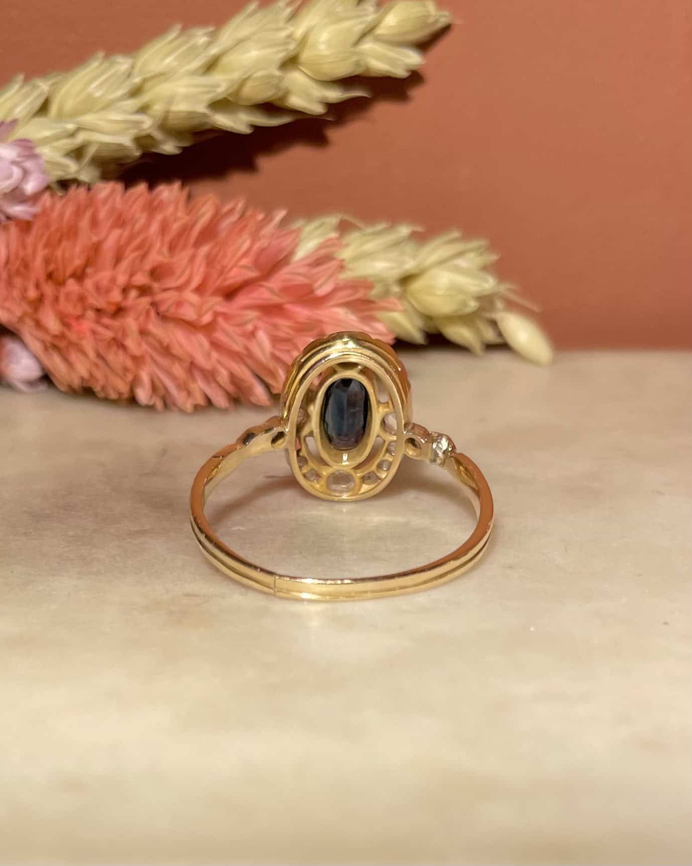 Anillo "Elise" con margaritas de zafiro y diamantes de 0,55 quilates