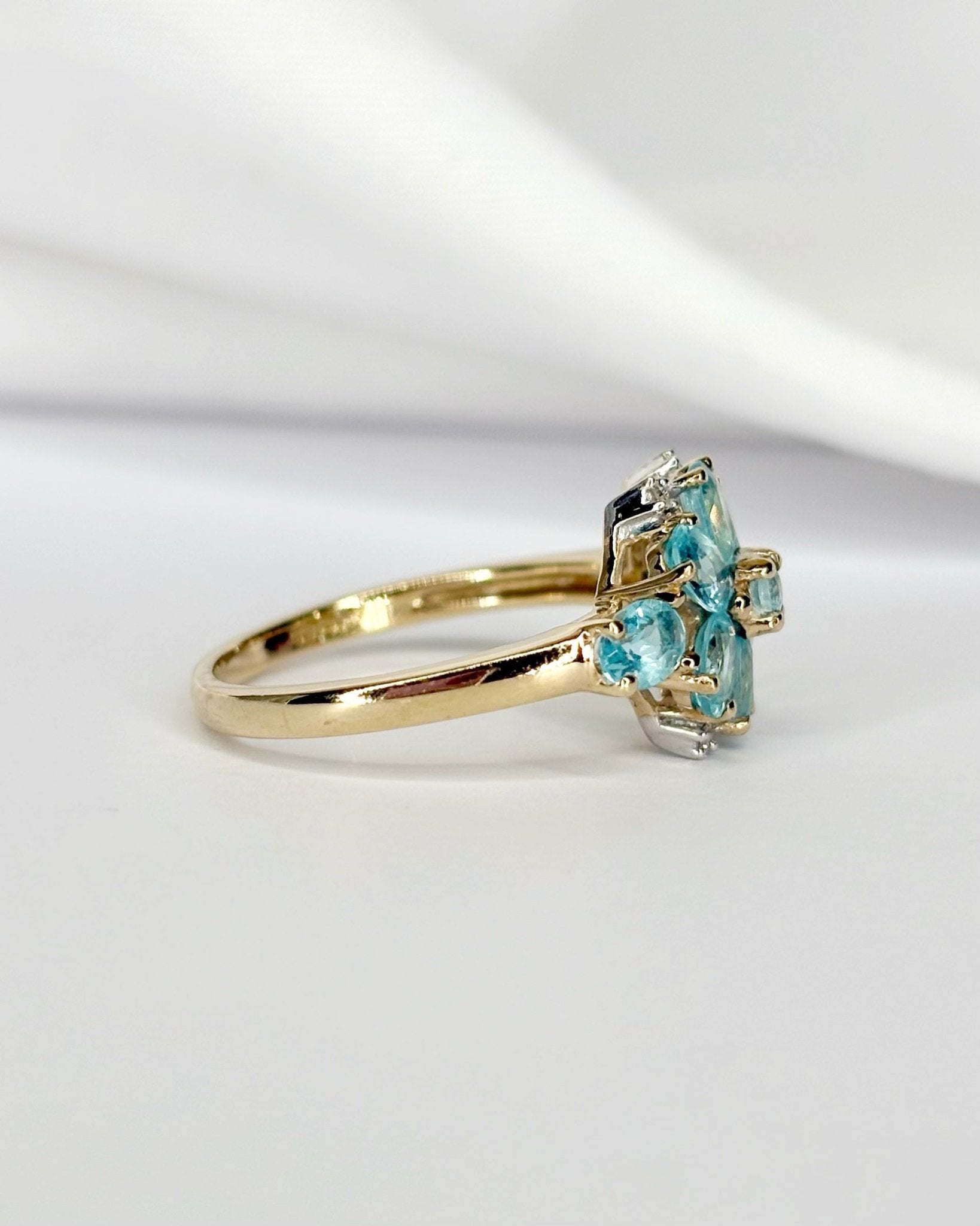Bague Marguerite Apatites 1.65 carat &amp; Diamants "Rina" - Elliade Paris