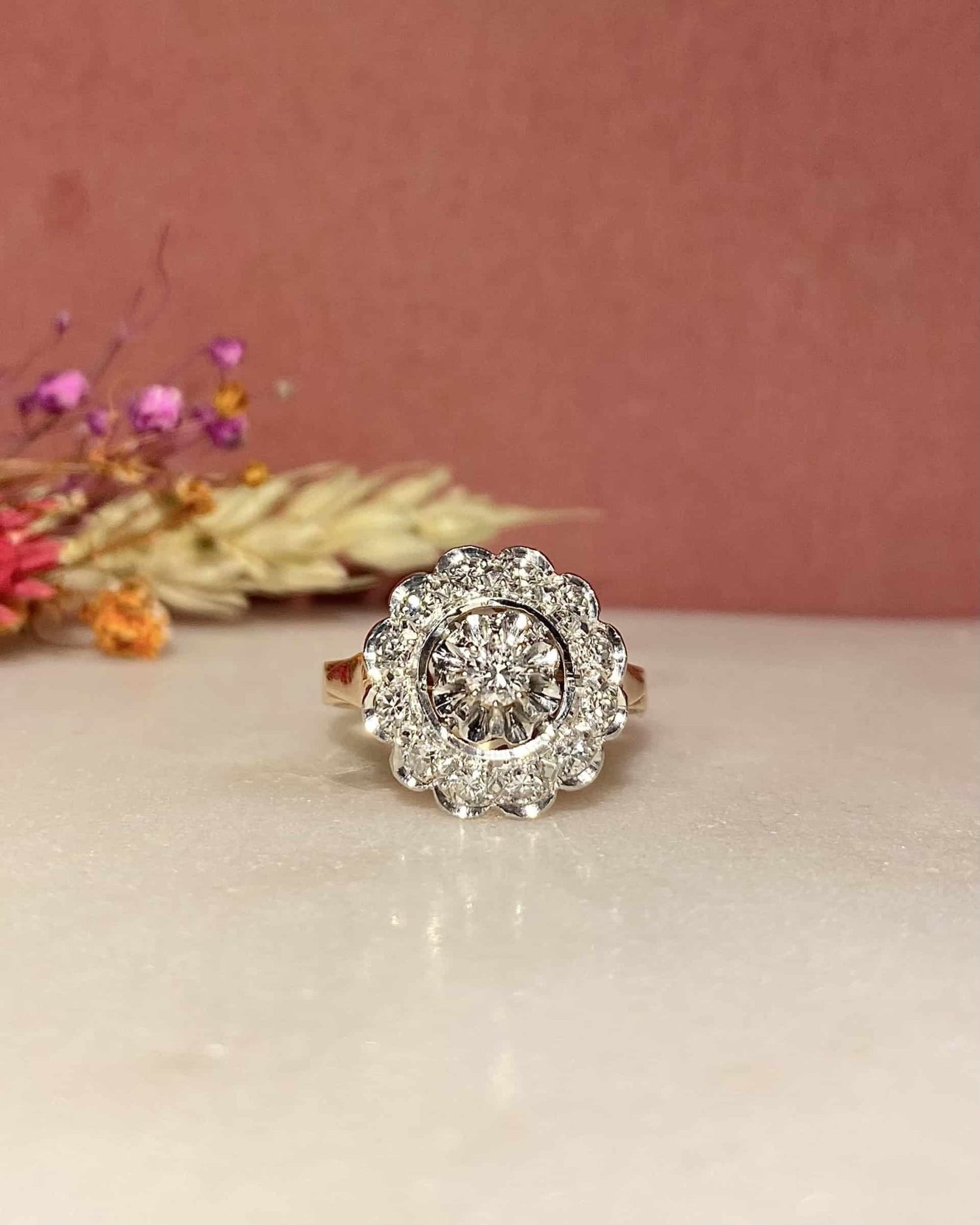 Bague Marguerite Art - Déco 13 Diamants 0.46 carat &quot;Chloé&quot; - Elliade Paris