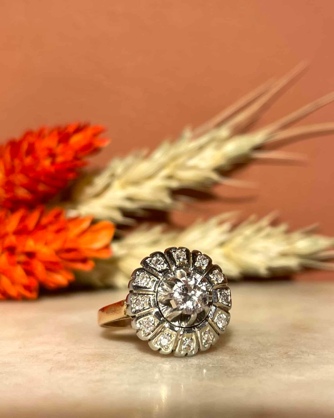 Bague Marguerite Art - Déco 13 Diamants &quot;Emilia&quot; - Elliade Paris