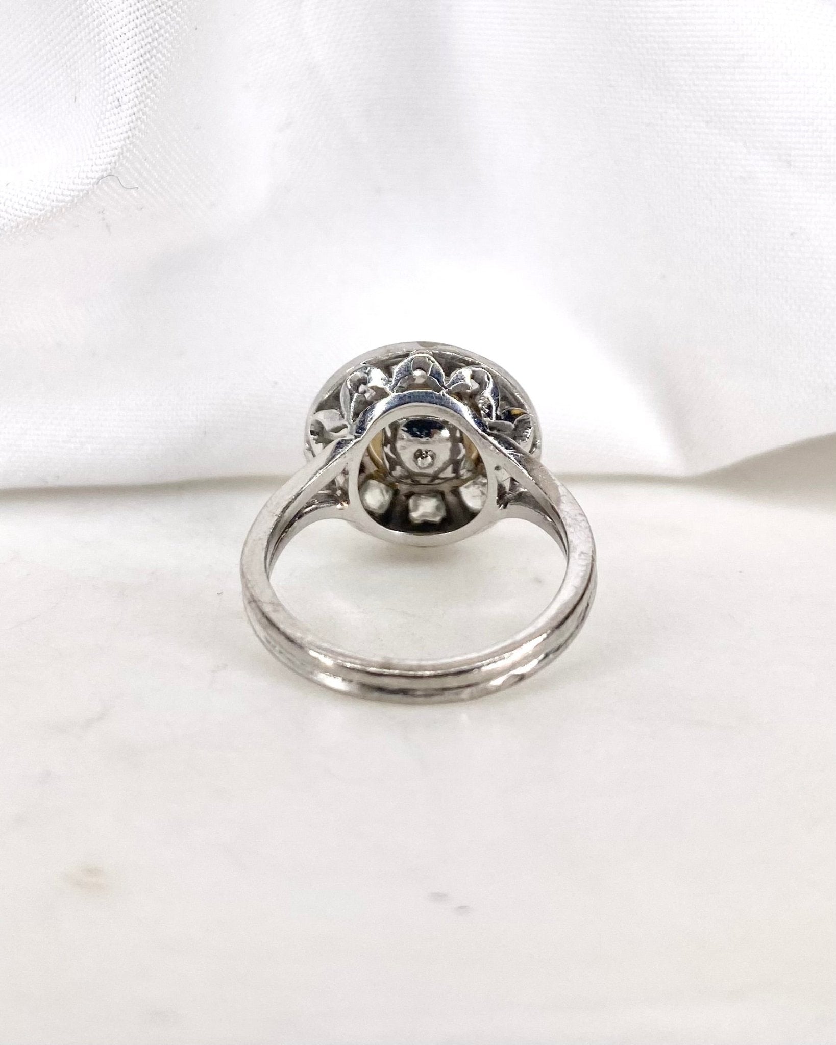 Bague Marguerite Art Déco Diamants 0.40 carat &amp; Perle &quot;Elina&quot; - Elliade Paris
