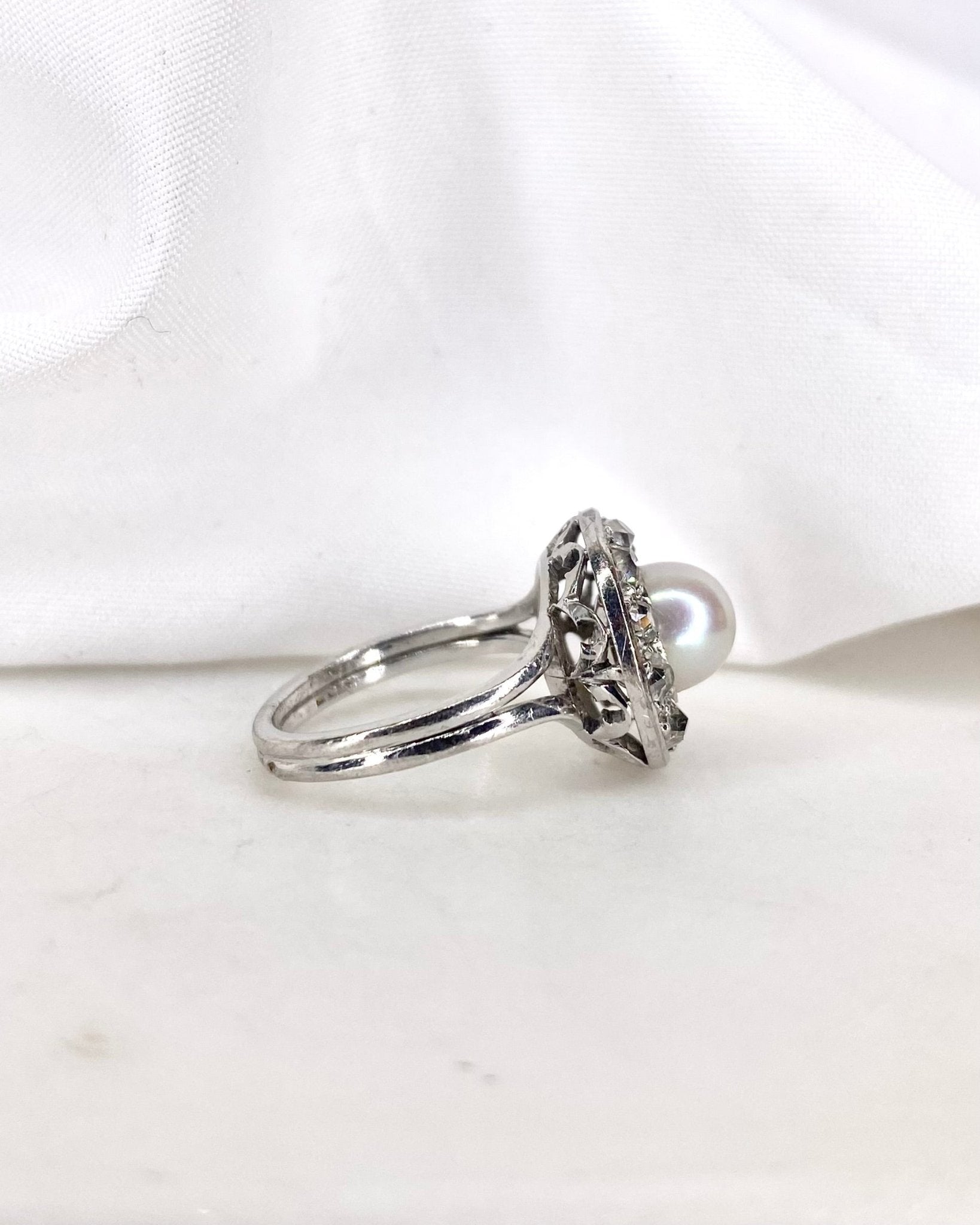 Bague Marguerite Art Déco Diamants 0.40 carat &amp; Perle &quot;Elina&quot; - Elliade Paris