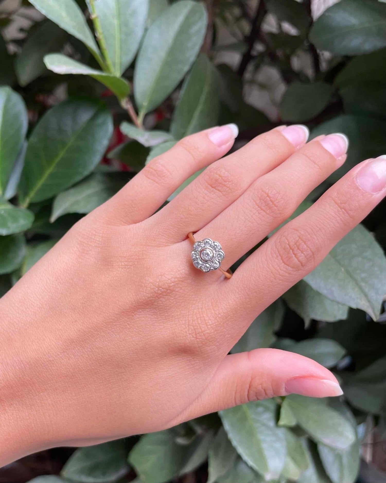Bague Marguerite Art - Déco Diamants 0.60 carat &quot;Adley&quot; - Elliade Paris