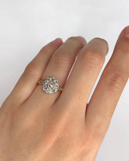 Bague Marguerite Art Déco Diamants 0.65 carat "Gladys" - Elliade Paris