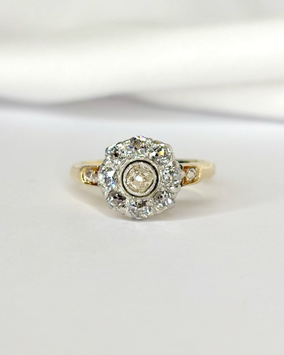 Bague Marguerite Art Déco Diamants 0.65 carat "Gladys" - Elliade Paris