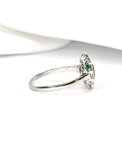 Bague Marguerite Art-Déco Émeraude 0.56 carat &amp; Diamants 0.55 carat "Flore" - Elliade Paris