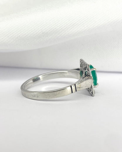 Bague Marguerite Art Déco Émeraude 0.95 carat &amp; Diamants 0.32 carat "Eglantine" - Elliade Paris