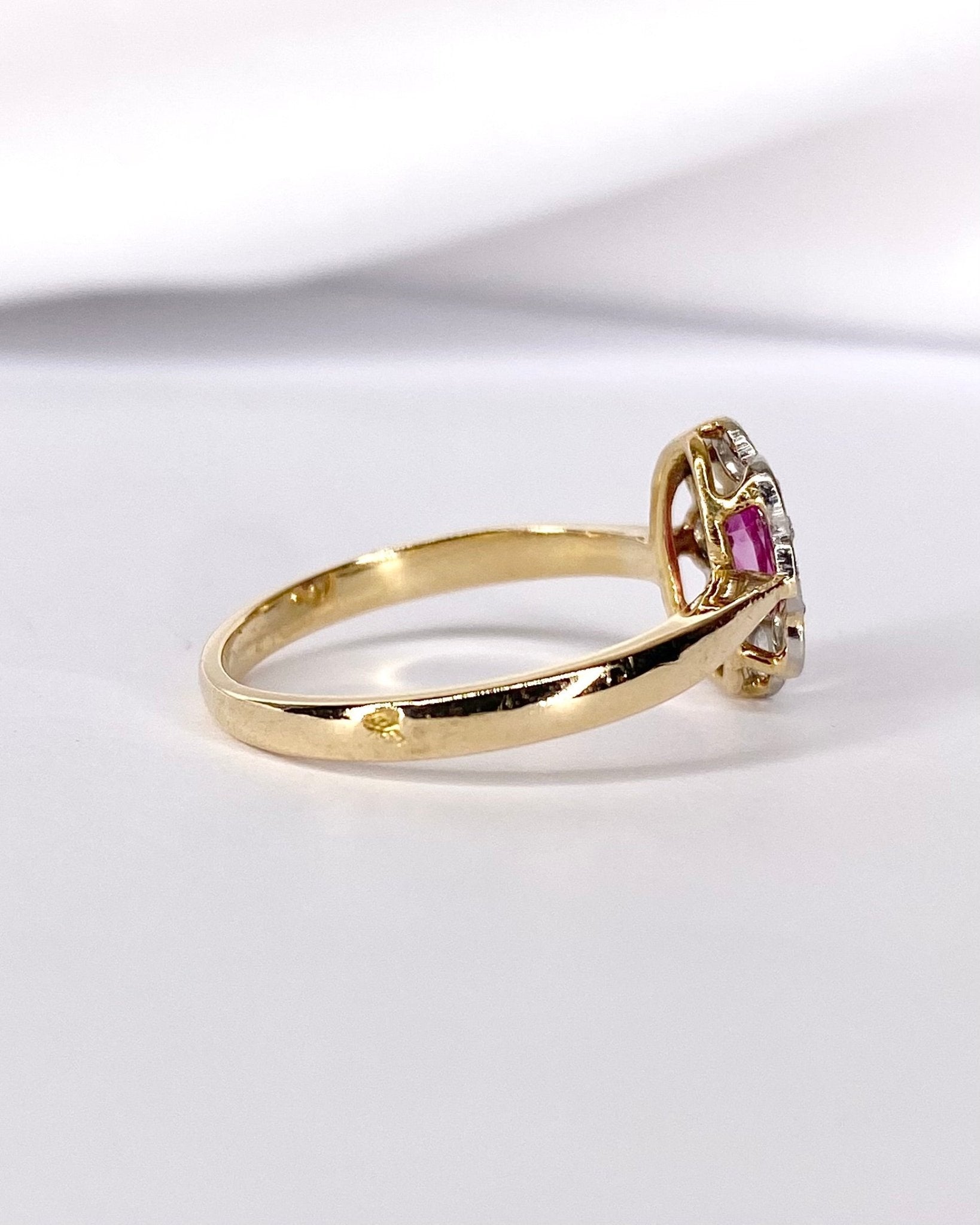 Bague Marguerite Art Déco Saphir Rose 0.40 carat &amp; Diamants "Naia" - Elliade Paris