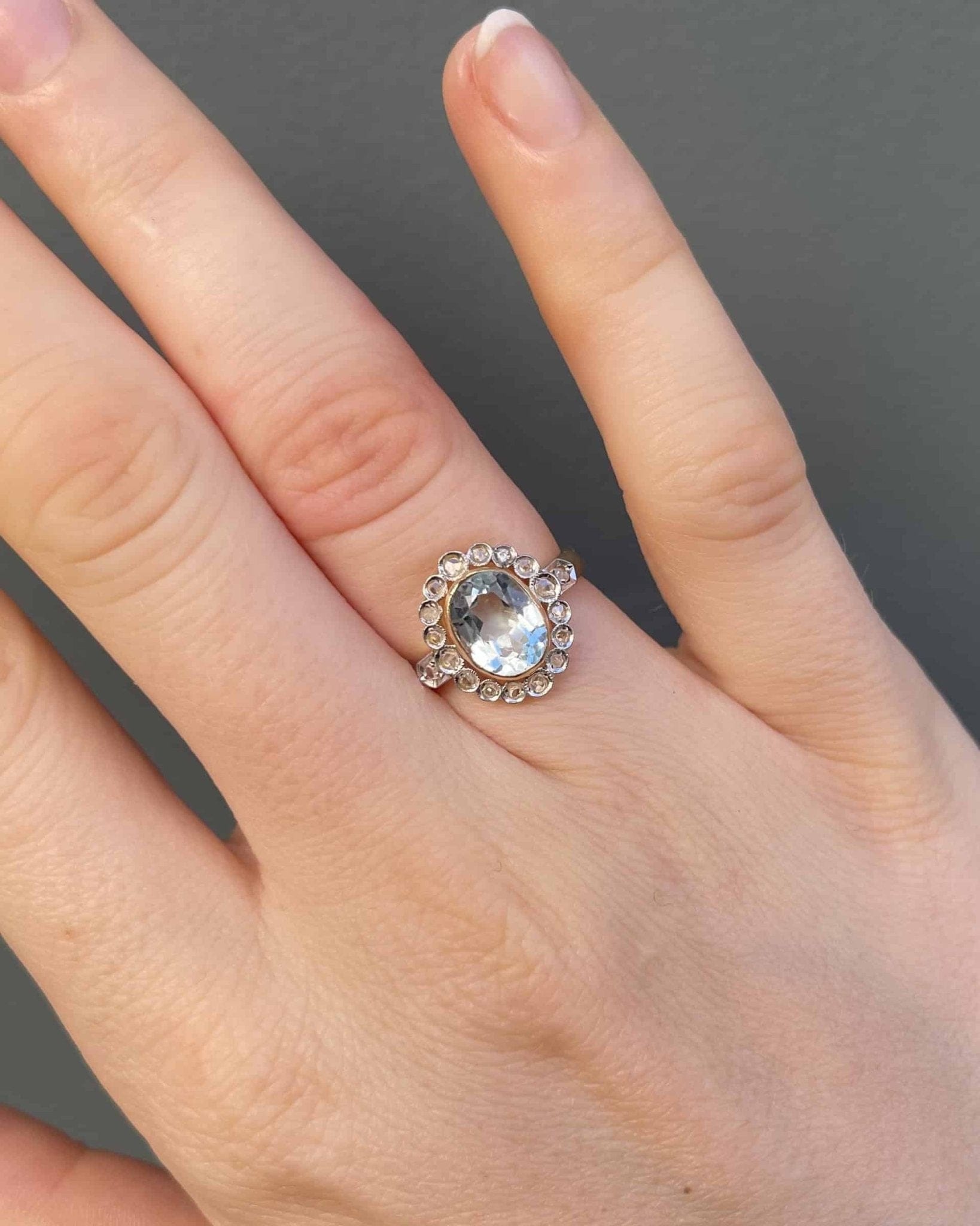 Bague Marguerite Art - Déco Topaze 2.10 carats &amp; 18 Diamants "Willow" - Elliade Paris