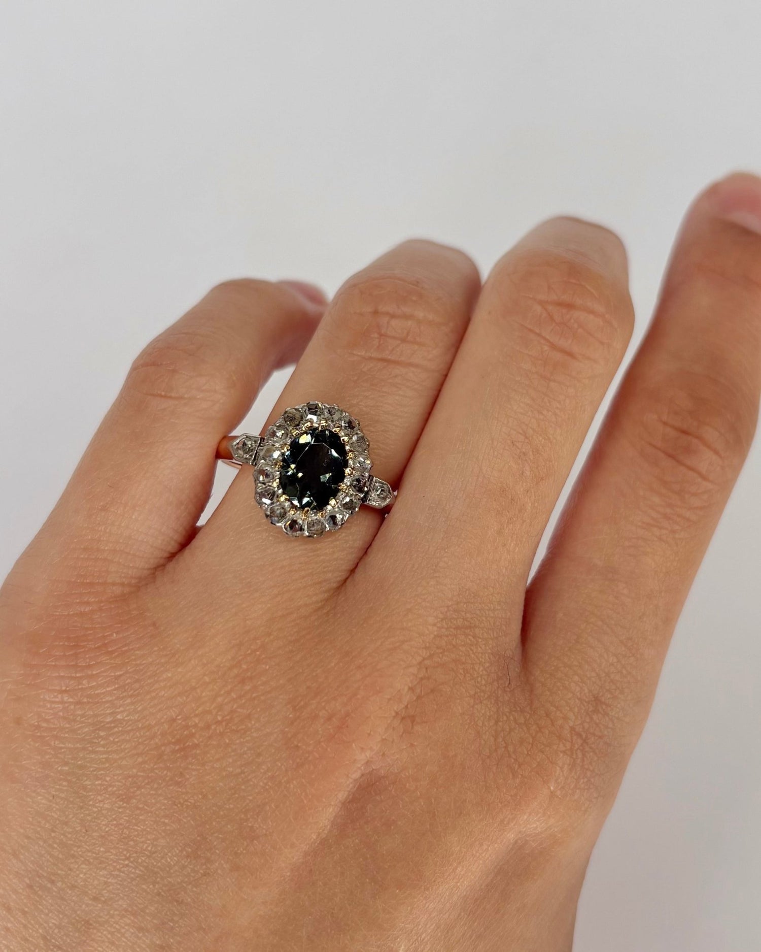 Bague Marguerite Art Déco Tourmaline Bleue 1.30 carat &amp; Diamants "Tamika" - Elliade Paris