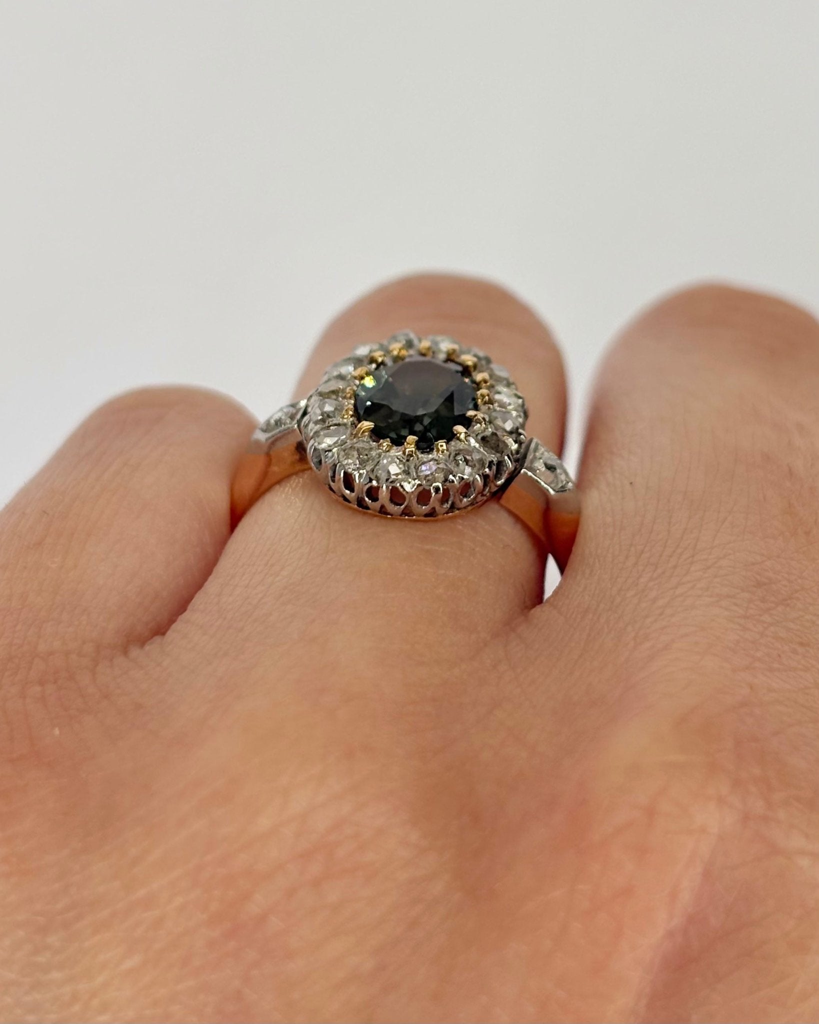 Bague Marguerite Art Déco Tourmaline Bleue 1.30 carat &amp; Diamants "Tamika" - Elliade Paris
