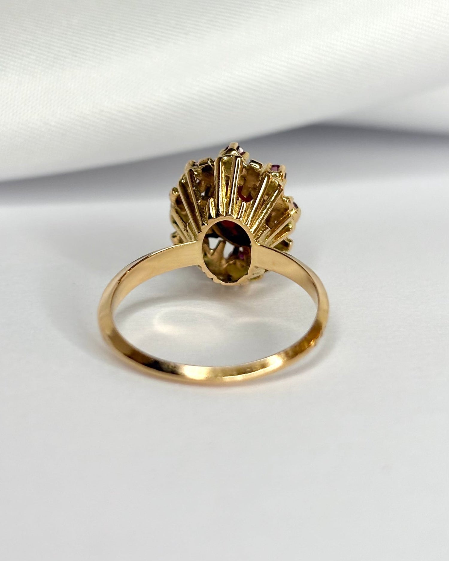 Bague Marguerite Camée &amp; Saphirs Roses 0.56 carat "Josephine" - Elliade Paris