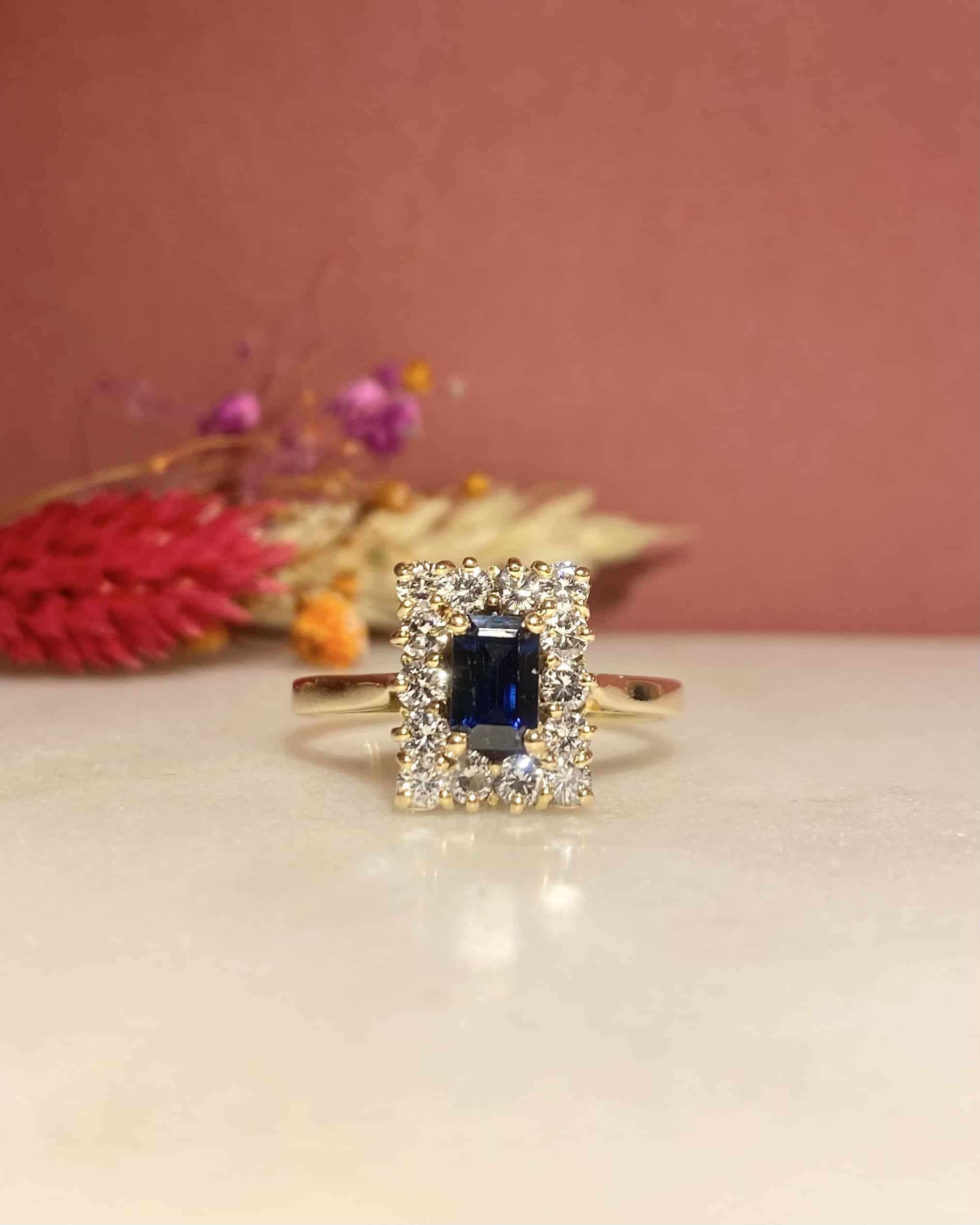 1 Carat Sapphire &amp;amp; Diamond Daisy Ring "Luna"