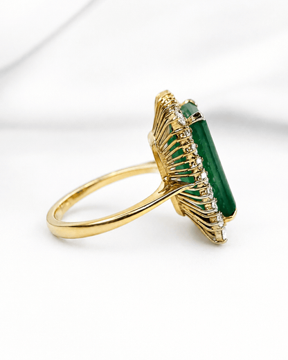 Bague Marguerite Cocktail Émeraude 7.15 carats &amp; Diamants 1.08 carat 6.93g "Eline" - Elliade Paris