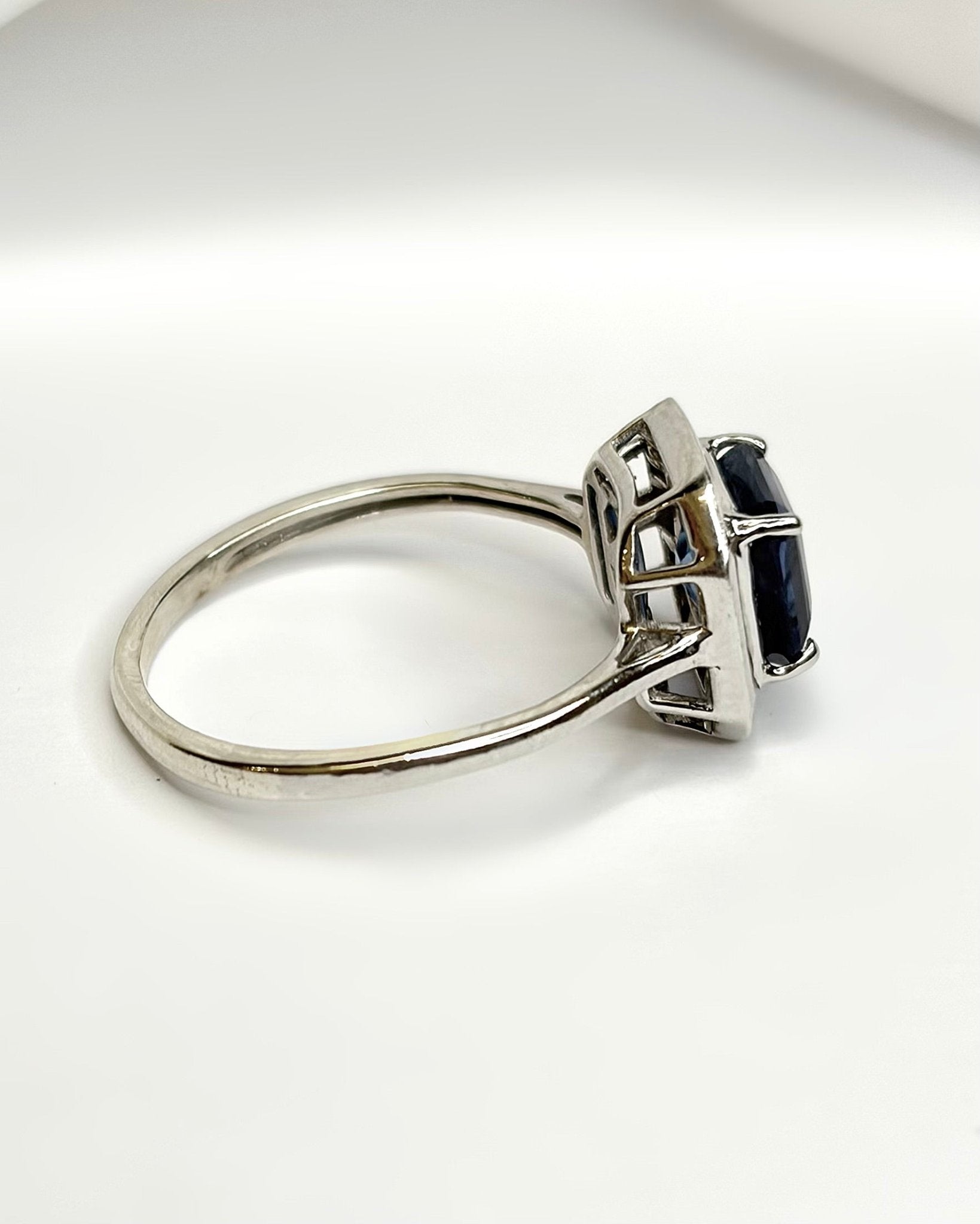 Bague Marguerite Cyanite 2.40 carats &amp; Diamants 0.32 carat "Lise" - Elliade Paris